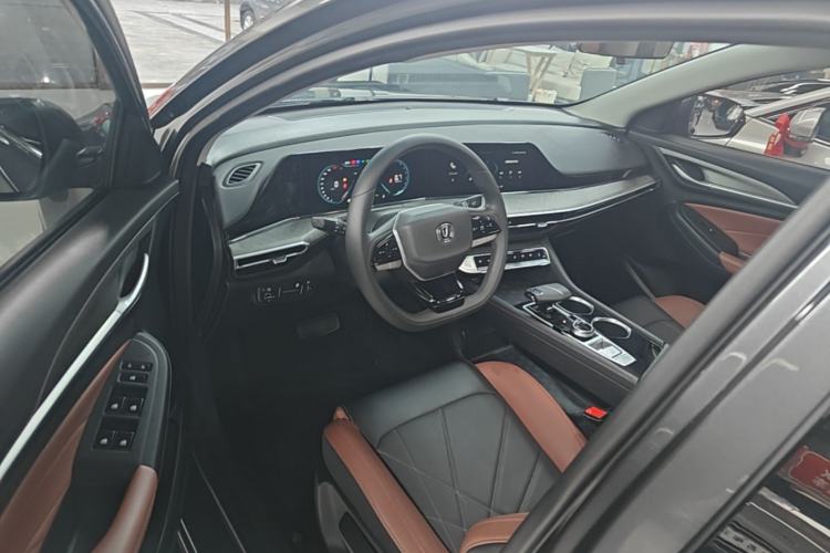 Used CHANGAN Eado 2023 Changan Edition PLUS Blue Whale NE 1.4T GDI DCT Prestige Version Driver Seat