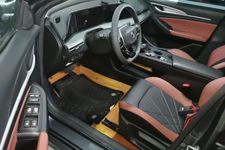 Used CHANGAN Eado 2023 Changan Edition PLUS Blue Whale NE 1.4T GDI DCT Prestige Version Driver Seat