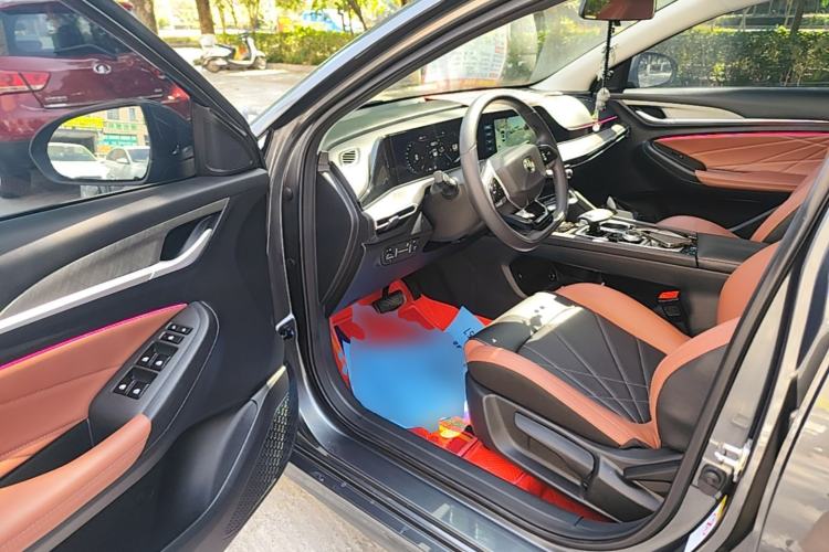 Used CHANGAN Eado 2023 Changan Edition PLUS Blue Whale NE 1.4T GDI DCT Prestige Version Driver Seat