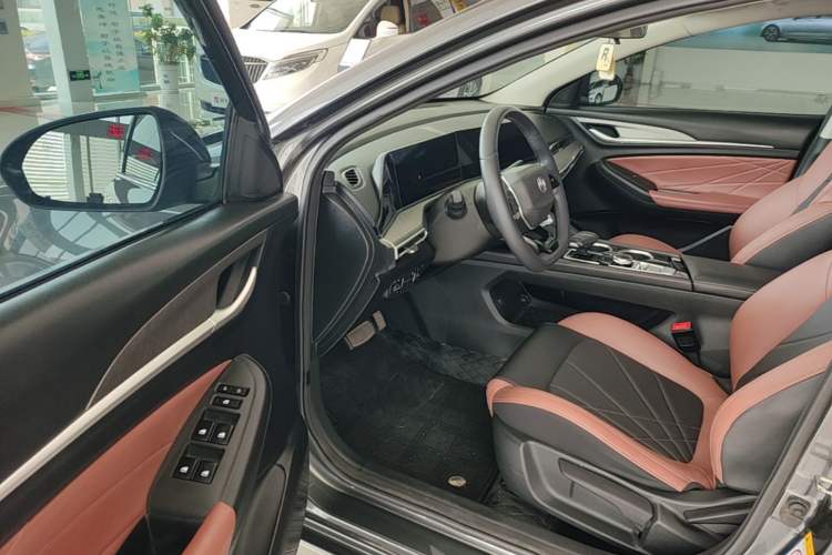 Used CHANGAN Eado 2023 Changan Edition PLUS Blue Whale NE 1.4T GDI DCT Prestige Version Driver Seat