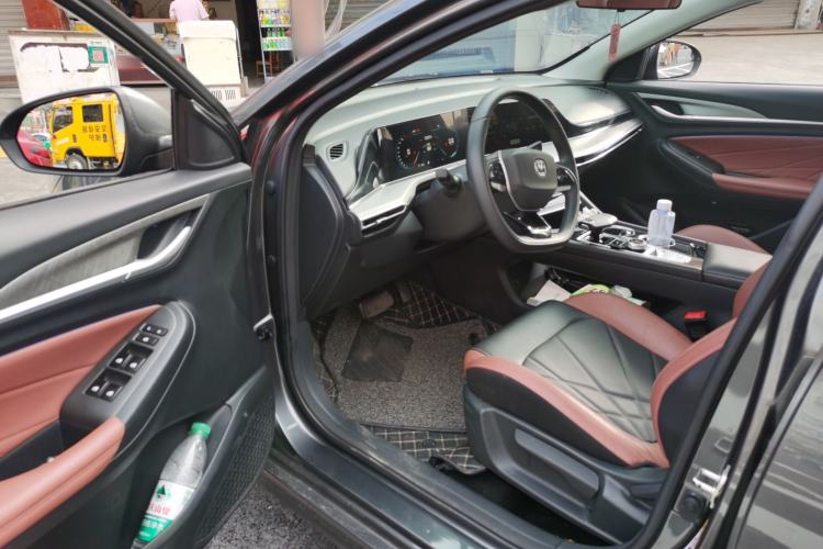 Used CHANGAN Eado 2023 Changan Edition PLUS Blue Whale NE 1.4T GDI DCT Prestige Version Driver Seat
