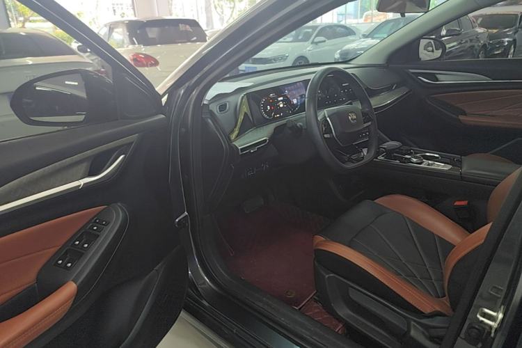 Used CHANGAN Eado 2023 Changan Edition PLUS Blue Whale NE 1.4T GDI DCT Prestige Version Driver Seat