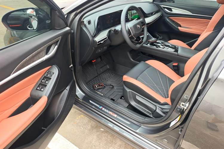 Used CHANGAN Eado 2023 Changan Edition PLUS Blue Whale NE 1.4T GDI DCT Prestige Version Driver Seat