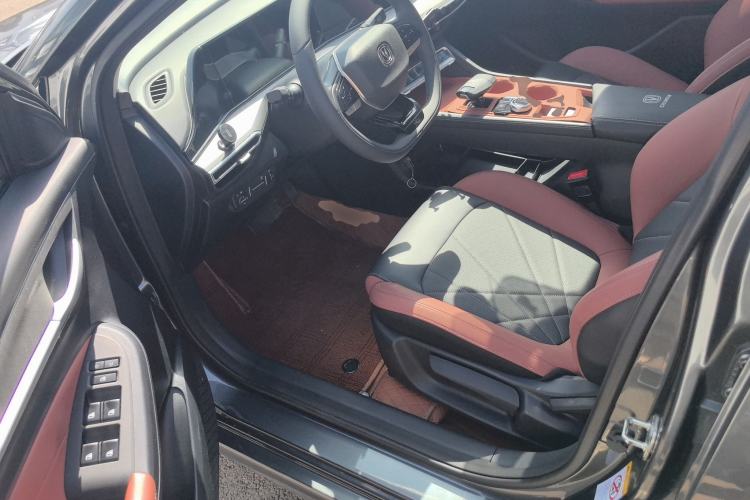 Used CHANGAN Eado 2023 Changan Edition PLUS Blue Whale NE 1.4T GDI DCT Prestige Version Driver Seat