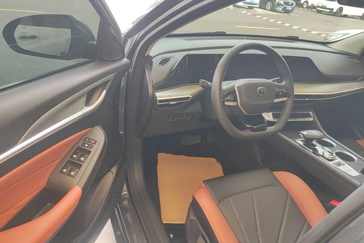 Used CHANGAN Eado 2023 Changan Edition PLUS Blue Whale NE 1.4T GDI DCT Prestige Version Driver Seat