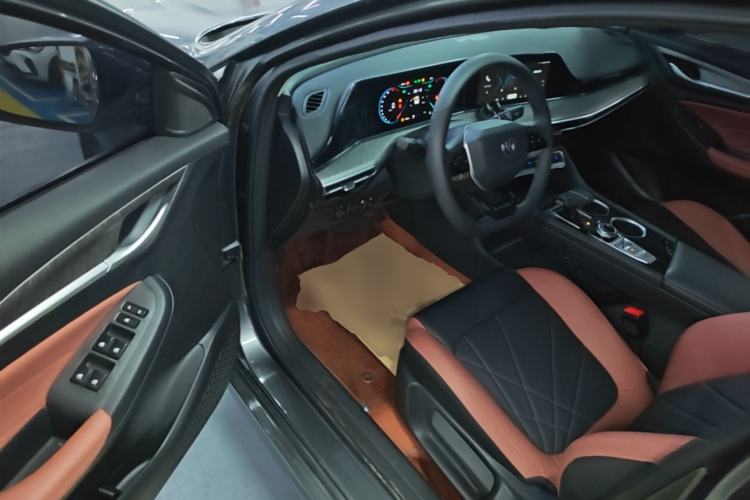 Used CHANGAN Eado 2023 Changan Edition PLUS Blue Whale NE 1.4T GDI DCT Prestige Version Driver Seat