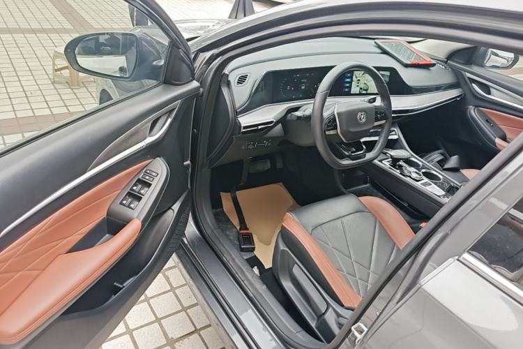 Used CHANGAN Eado 2023 Changan Edition PLUS Blue Whale NE 1.4T GDI DCT Prestige Version Driver Seat