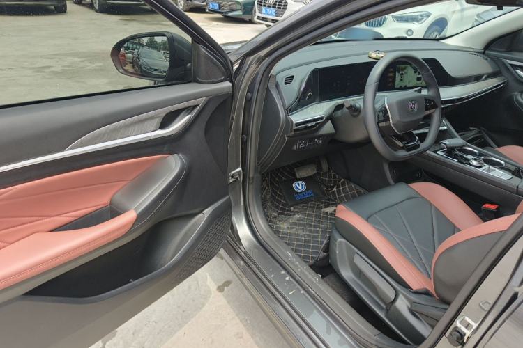Used CHANGAN Eado 2023 Changan Edition PLUS Blue Whale NE 1.4T GDI DCT Prestige Version Driver Seat