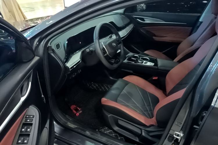 Used CHANGAN Eado 2023 Changan Edition PLUS Blue Whale NE 1.4T GDI DCT Prestige Version Driver Seat