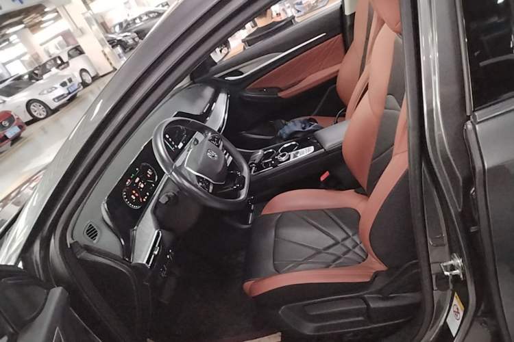 Used CHANGAN Eado 2023 Changan Edition PLUS Blue Whale NE 1.4T GDI DCT Prestige Version Driver Seat