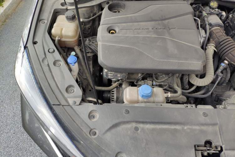 Used CHANGAN Eado 2023 Changan Edition PLUS Blue Whale NE 1.4T GDI DCT Prestige Version Engine Bay Right