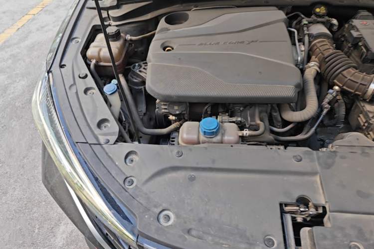 Used CHANGAN Eado 2023 Changan Edition PLUS Blue Whale NE 1.4T GDI DCT Prestige Version Engine Bay Right