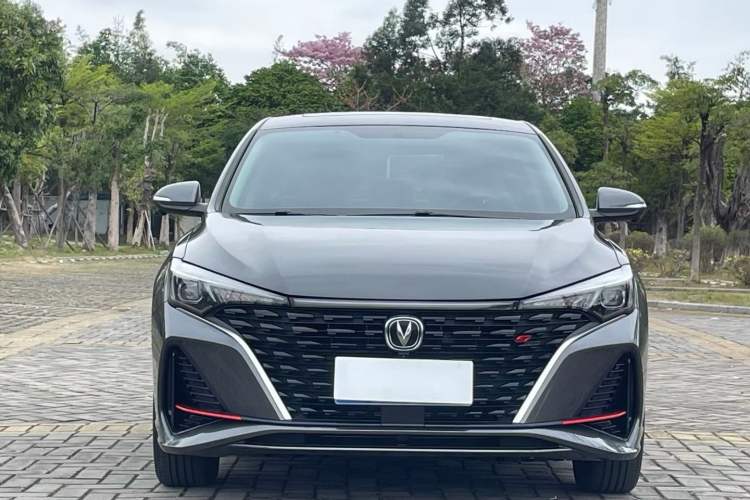 Used CHANGAN Eado 2023 Changan Edition PLUS Blue Whale NE 1.4T GDI DCT Prestige Version Exterior 2