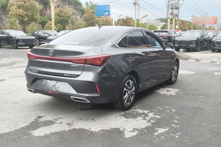 Used CHANGAN Eado 2023 Changan Edition PLUS Blue Whale NE 1.4T GDI DCT Prestige Version Exterior 3