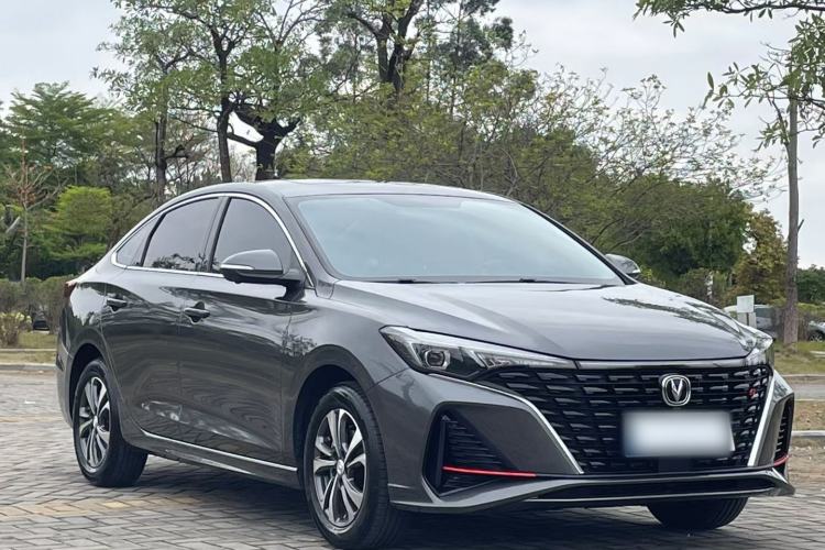 Used CHANGAN Eado 2023 Changan Edition PLUS Blue Whale NE 1.4T GDI DCT Prestige Version Exterior 3