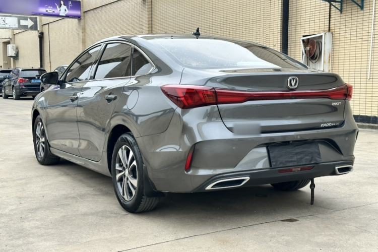 Used CHANGAN Eado 2023 Changan Edition PLUS Blue Whale NE 1.4T GDI DCT Prestige Version Exterior 3