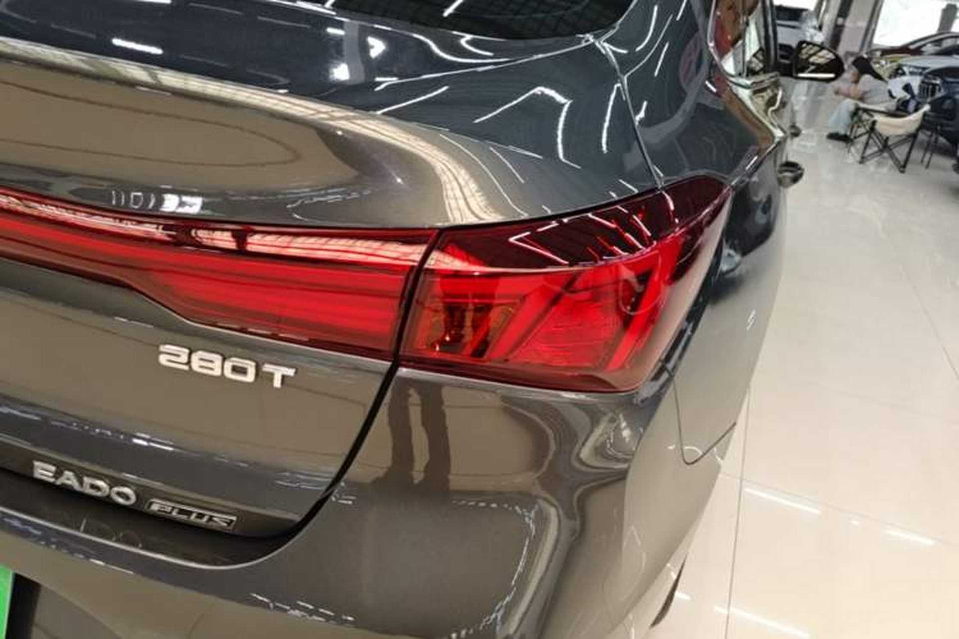 Used CHANGAN Eado 2023 Changan Edition PLUS Blue Whale NE 1.4T GDI DCT Prestige Version Exterior 3