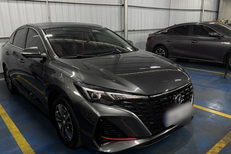 Used CHANGAN Eado 2023 Changan Edition PLUS Blue Whale NE 1.4T GDI DCT Prestige Version Exterior 3