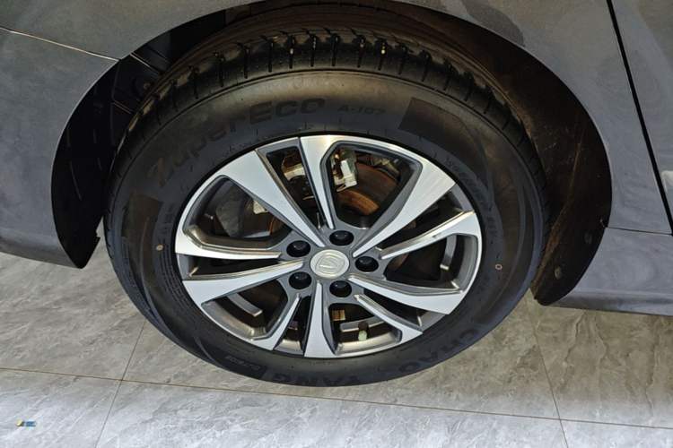 Used CHANGAN Eado 2023 Changan Edition PLUS Blue Whale NE 1.4T GDI DCT Prestige Version Exterior 4