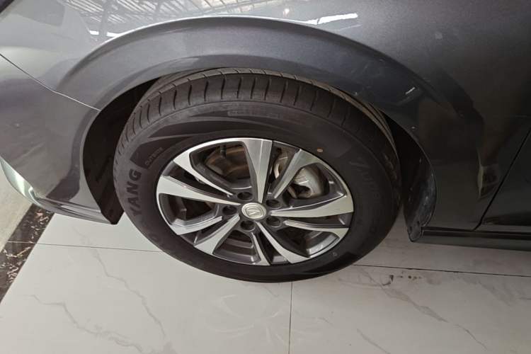 Used CHANGAN Eado 2023 Changan Edition PLUS Blue Whale NE 1.4T GDI DCT Prestige Version Exterior 4