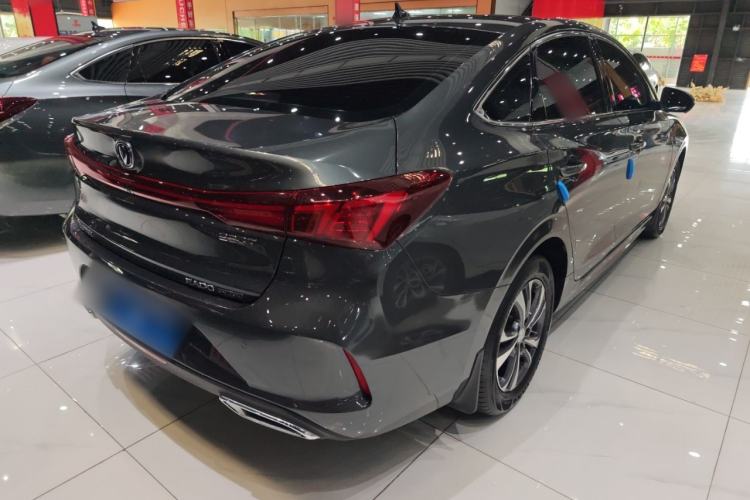 Used CHANGAN Eado 2023 Changan Edition PLUS Blue Whale NE 1.4T GDI DCT Prestige Version Exterior 4