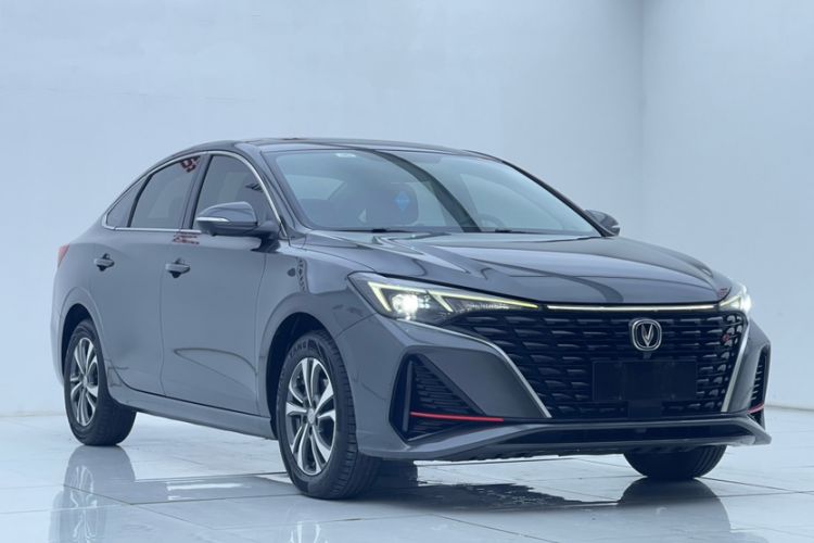 Used CHANGAN Eado 2023 Changan Edition PLUS Blue Whale NE 1.4T GDI DCT Prestige Version Exterior 4