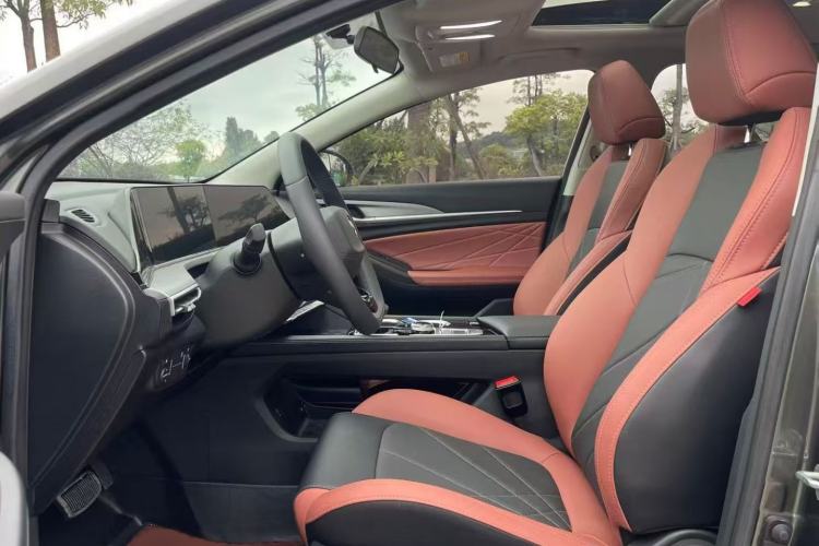 Used CHANGAN Eado 2023 Changan Edition PLUS Blue Whale NE 1.4T GDI DCT Prestige Version Exterior 4