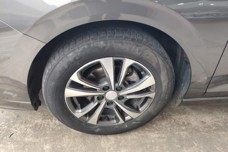 Used CHANGAN Eado 2023 Changan Edition PLUS Blue Whale NE 1.4T GDI DCT Prestige Version Exterior 4