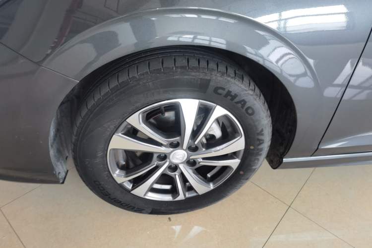 Used CHANGAN Eado 2023 Changan Edition PLUS Blue Whale NE 1.4T GDI DCT Prestige Version Exterior 4
