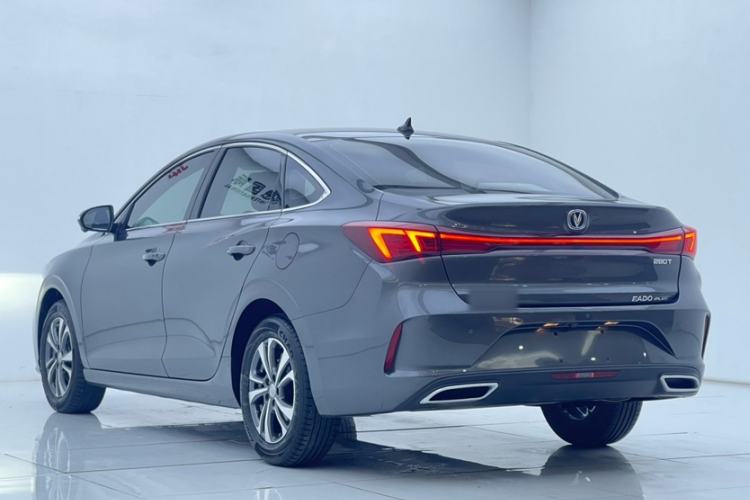 Used CHANGAN Eado 2023 Changan Edition PLUS Blue Whale NE 1.4T GDI DCT Prestige Version Exterior 5