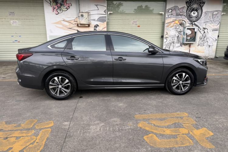 Used CHANGAN Eado 2023 Changan Edition PLUS Blue Whale NE 1.4T GDI DCT Prestige Version Exterior 5