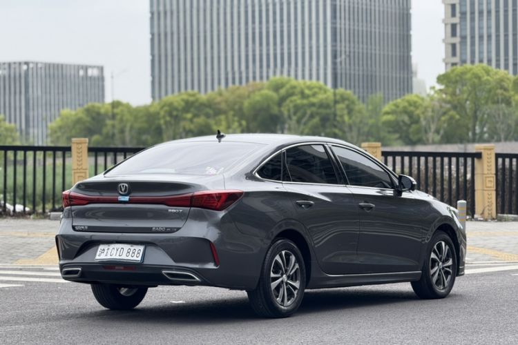 Used CHANGAN Eado 2023 Changan Edition PLUS Blue Whale NE 1.4T GDI DCT Prestige Version Exterior 5