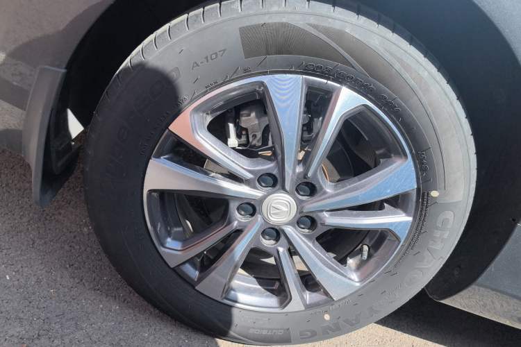 Used CHANGAN Eado 2023 Changan Edition PLUS Blue Whale NE 1.4T GDI DCT Prestige Version Exterior 5
