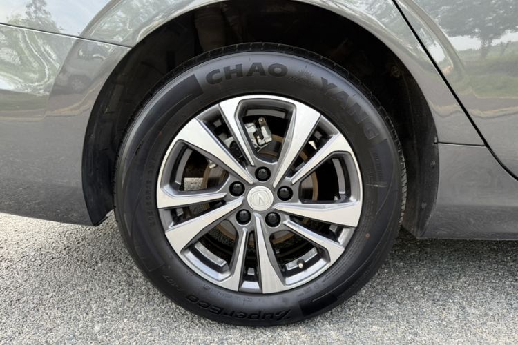 Used CHANGAN Eado 2023 Changan Edition PLUS Blue Whale NE 1.4T GDI DCT Prestige Version Exterior 5