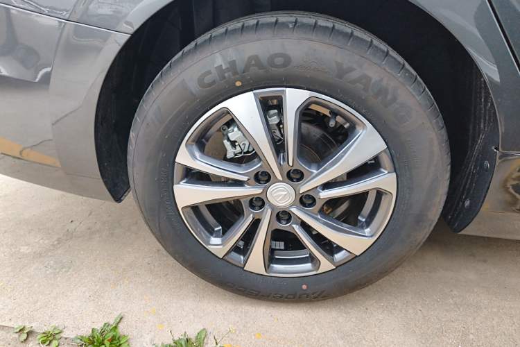 Used CHANGAN Eado 2023 Changan Edition PLUS Blue Whale NE 1.4T GDI DCT Prestige Version Exterior 5
