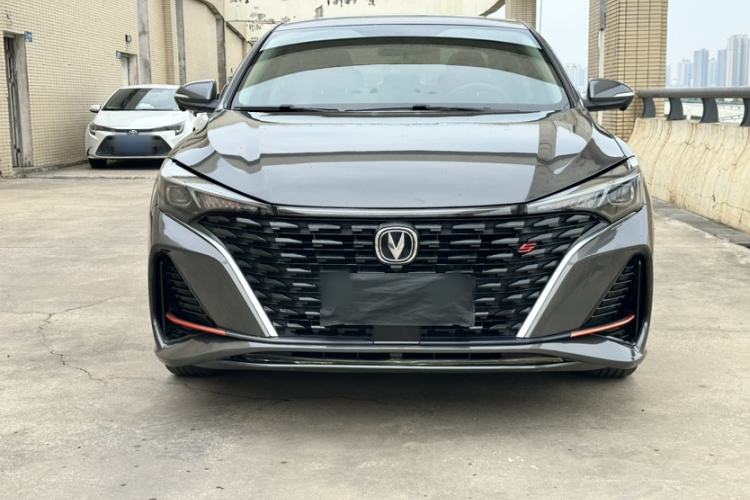 Used CHANGAN Eado 2023 Changan Edition PLUS Blue Whale NE 1.4T GDI DCT Prestige Version Exterior 6