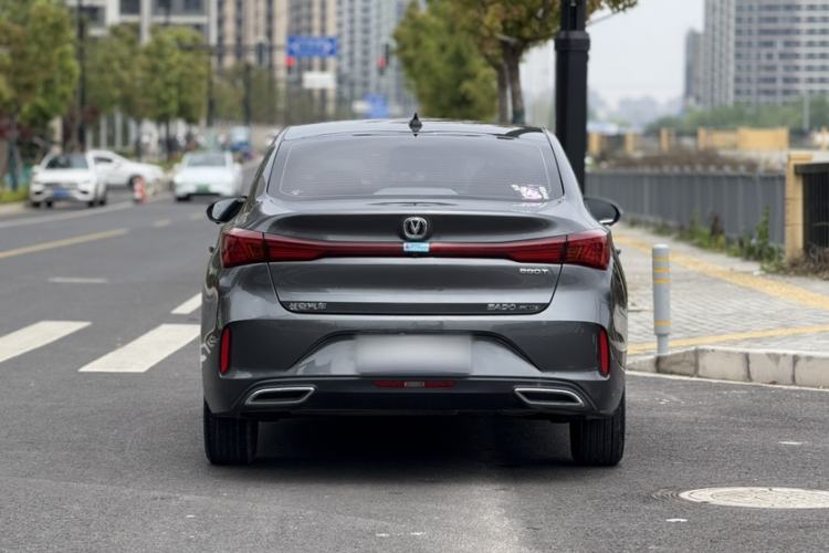 Used CHANGAN Eado 2023 Changan Edition PLUS Blue Whale NE 1.4T GDI DCT Prestige Version Exterior 6