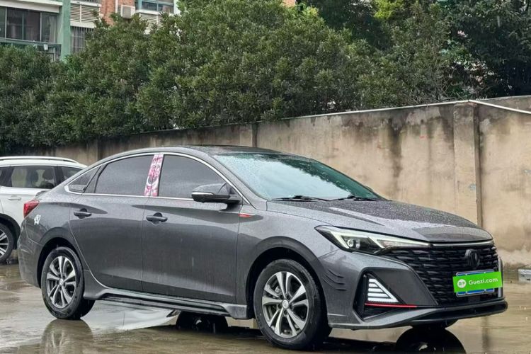 Used CHANGAN Eado 2023 Changan Edition PLUS Blue Whale NE 1.4T GDI DCT Prestige Version Exterior 8