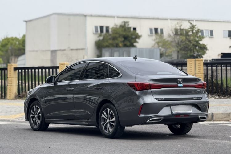 Used CHANGAN Eado 2023 Changan Edition PLUS Blue Whale NE 1.4T GDI DCT Prestige Version Exterior 8