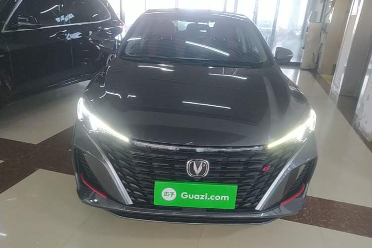 Used CHANGAN Eado 2023 Changan Edition PLUS Blue Whale NE 1.4T GDI DCT Prestige Version Front