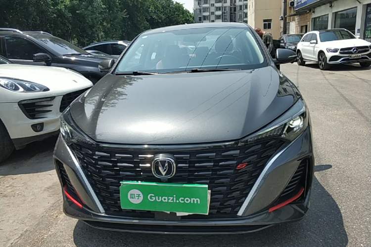 Used CHANGAN Eado 2023 Changan Edition PLUS Blue Whale NE 1.4T GDI DCT Prestige Version Front