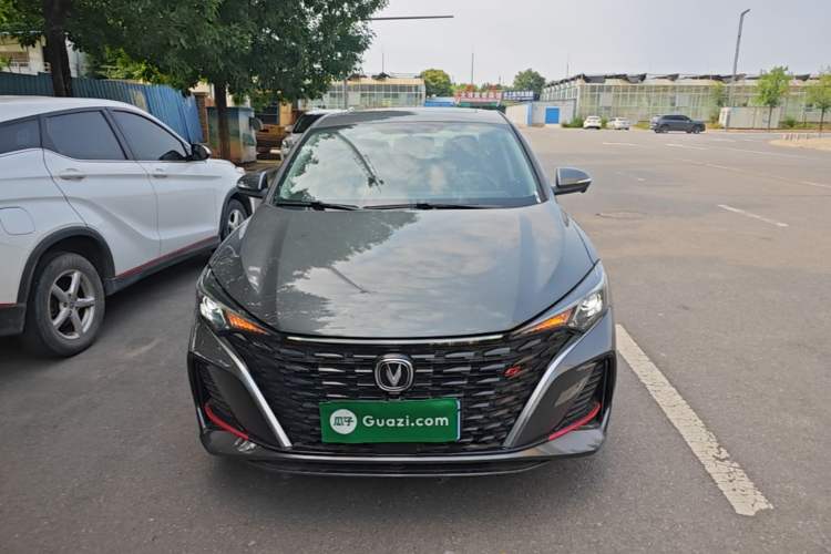 Used CHANGAN Eado 2023 Changan Edition PLUS Blue Whale NE 1.4T GDI DCT Prestige Version Front