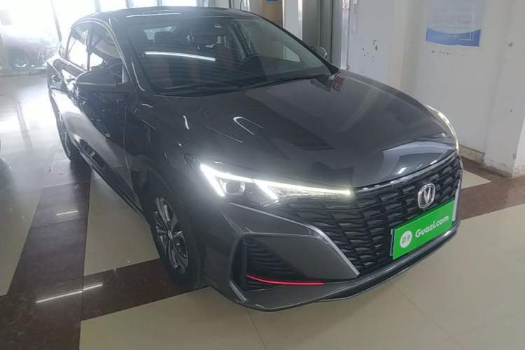 Used CHANGAN Eado 2023 Changan Edition PLUS Blue Whale NE 1.4T GDI DCT Prestige Version Front Right 45 Deg