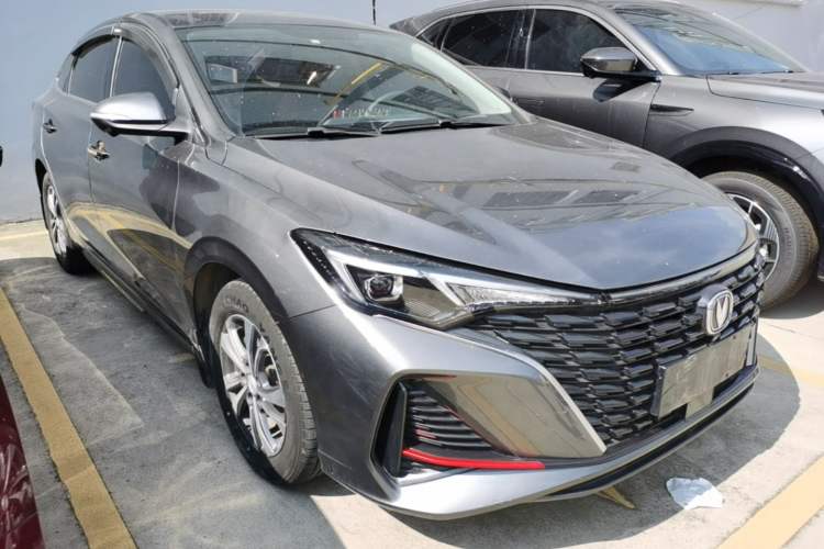 Used CHANGAN Eado 2023 Changan Edition PLUS Blue Whale NE 1.4T GDI DCT Prestige Version Front Right 45 Deg