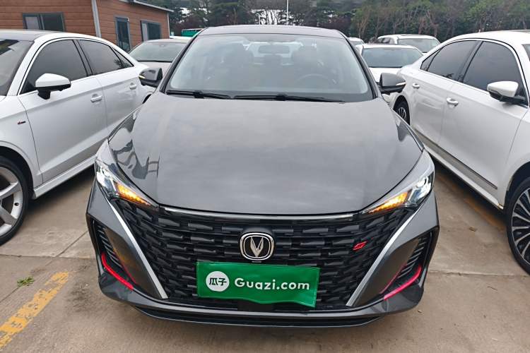 Used CHANGAN Eado 2023 Changan Edition PLUS Blue Whale NE 1.4T GDI DCT Prestige Version Front