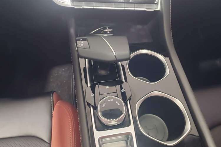 Used CHANGAN Eado 2023 Changan Edition PLUS Blue Whale NE 1.4T GDI DCT Prestige Version Gear Lever