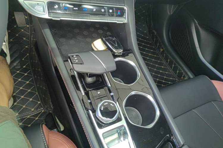 Used CHANGAN Eado 2023 Changan Edition PLUS Blue Whale NE 1.4T GDI DCT Prestige Version Gear Lever