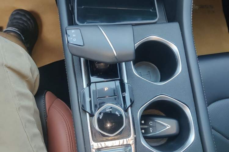 Used CHANGAN Eado 2023 Changan Edition PLUS Blue Whale NE 1.4T GDI DCT Prestige Version Gear Lever