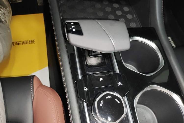 Used CHANGAN Eado 2023 Changan Edition PLUS Blue Whale NE 1.4T GDI DCT Prestige Version Gear Lever