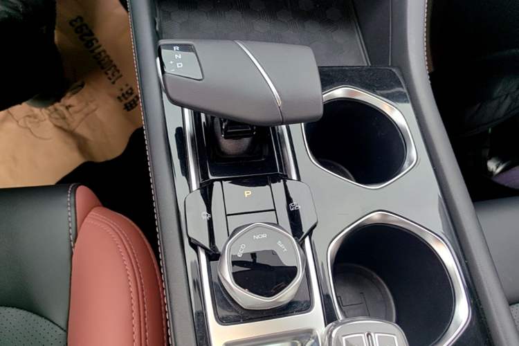 Used CHANGAN Eado 2023 Changan Edition PLUS Blue Whale NE 1.4T GDI DCT Prestige Version Gear Lever